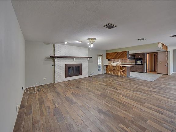 4th image of 4310 Rolling Oak Dr