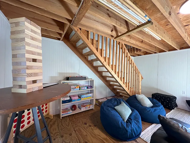 Building's Lounge