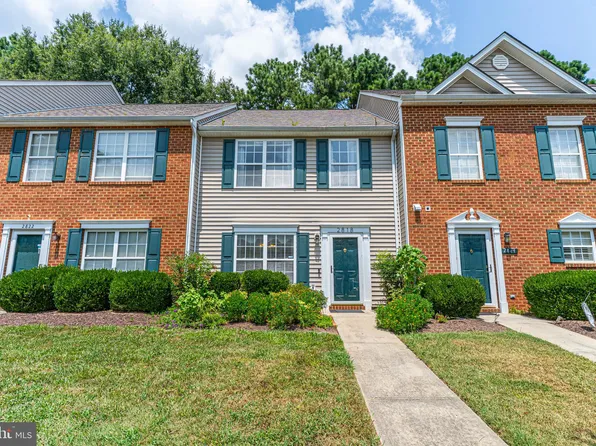 2818 Goyne Ter, Chester, VA 23831