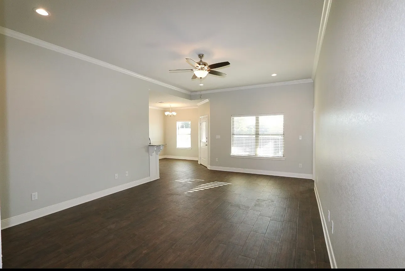 3 bed, 1450 sqft, $1,900 — Photo 4