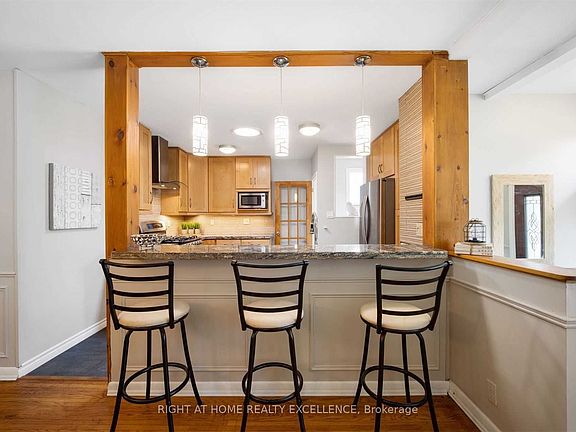 3rd image of 23 Davis Rd