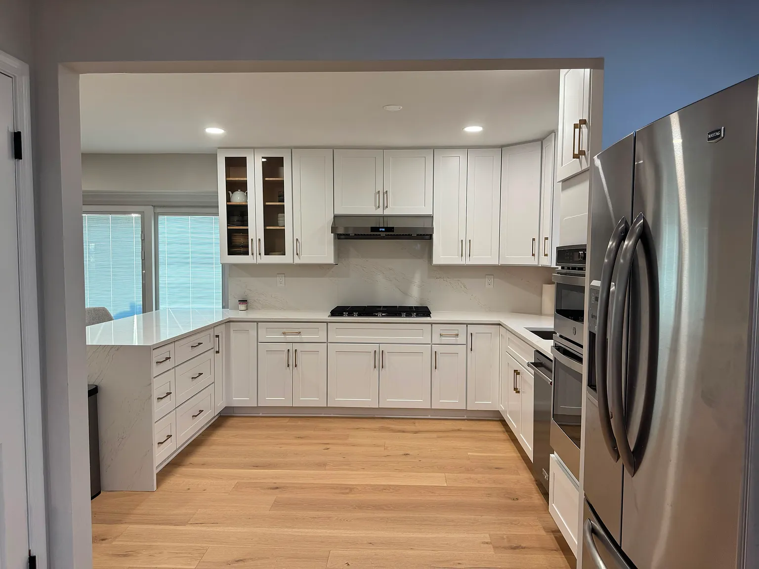 4 bed, 2.5 bath, 2518 sqft, $4,850 — Photo 2