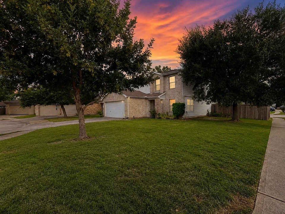 3215 Legends Hill Ct