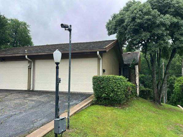 5700 Meadow Wood Ln, Fort Worth, TX 76112