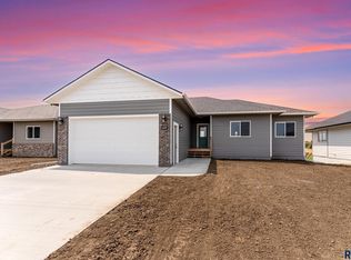 6009 N Seubert Ave, Sioux Falls, SD 57104