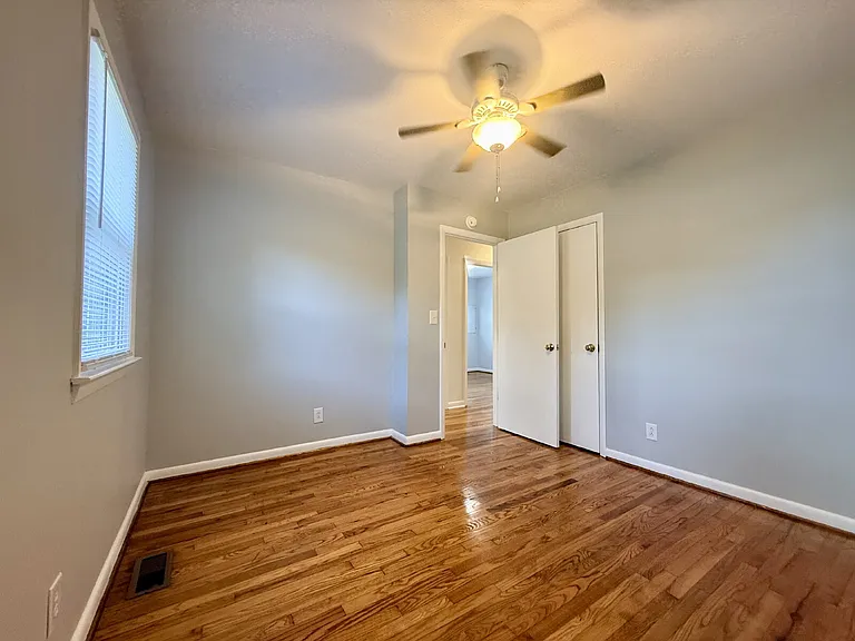815 McNeil St — Photo 6