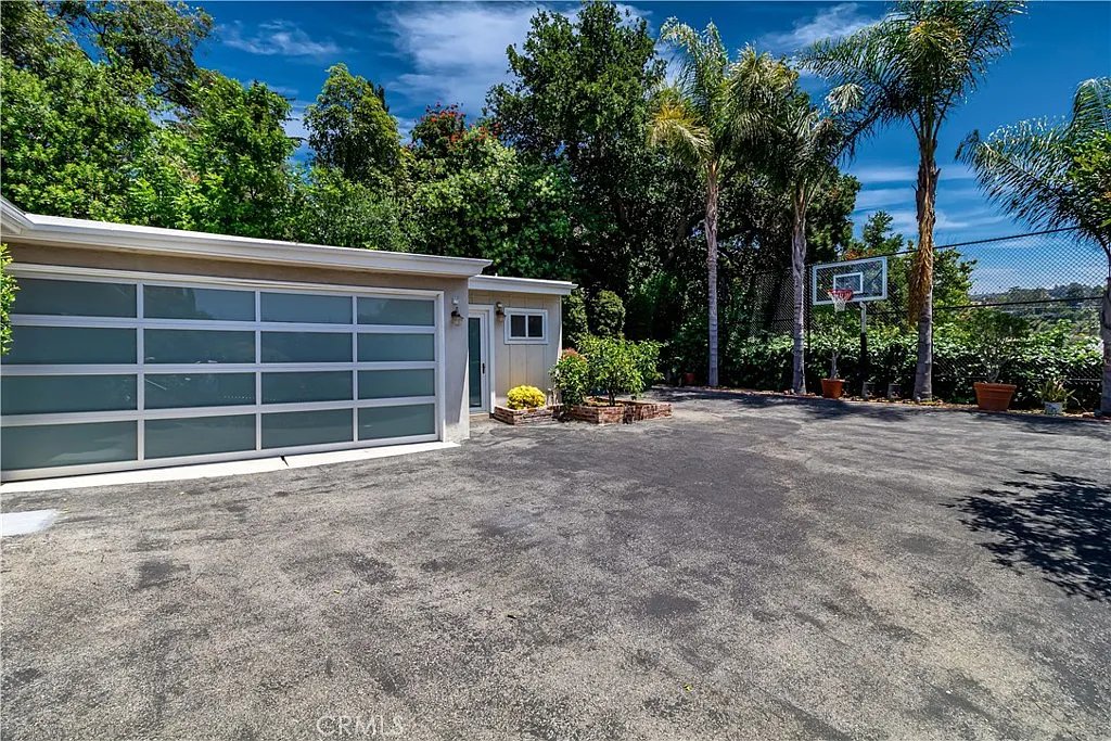 Building Photo - 3546 Berry Dr