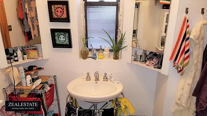 Rented by ZealEstate Group Inc | media 51