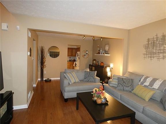 4th image of 803 Berrington Ct