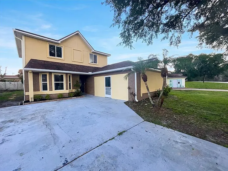 143 Coralwood Cir — Photo 8