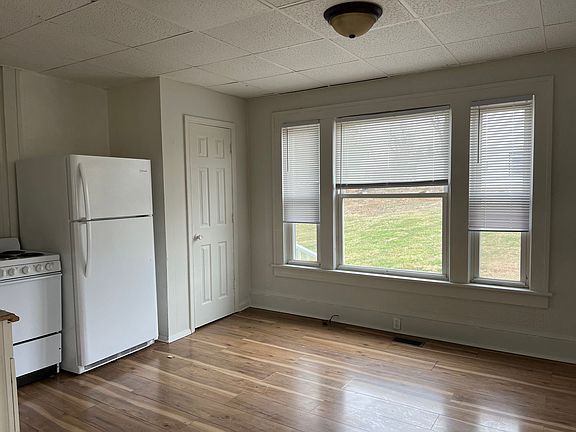 4th image of 219 Lynwood St #2