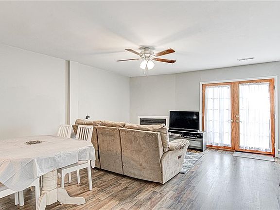 5th image of 4229 Baylor St