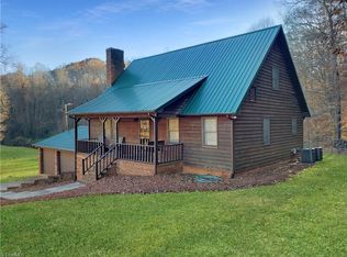 2752 Todd Dr, Yadkinville, NC 27055