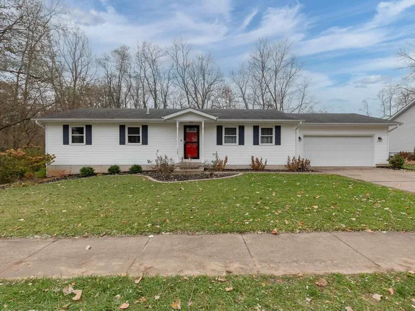 328 Holland St, Le Claire, IA 52753