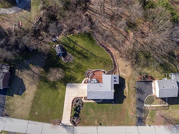 5th image of 3503 Calton Dr