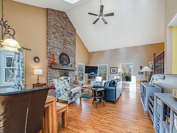 2nd image of 6559 Wyndham Dr
