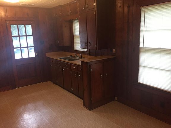 3rd image of 614 Mason Ave