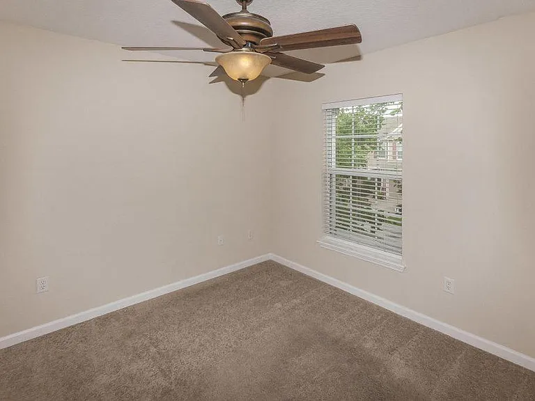 4844 Parkhurst Pl — Photo 19