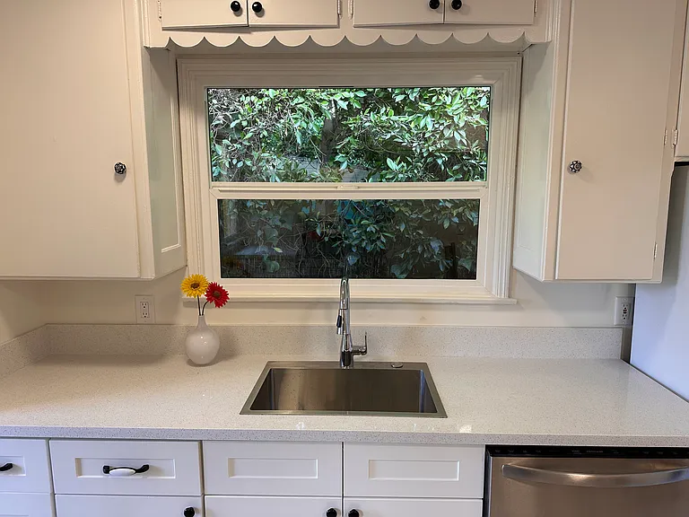 647 Brooks Ave — Photo 15