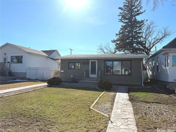 936 Wallace Street, Regina, SK S4N 3Y5