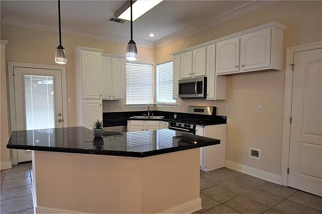 3419 Cove Ct — Photo 5