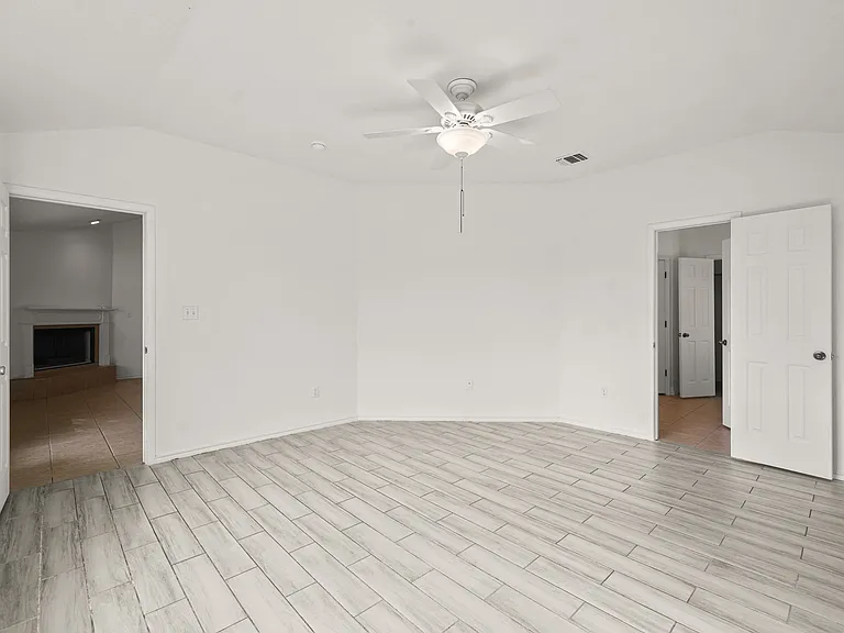 725 Cimarron Sq — Photo 21