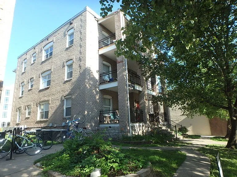 400 S 9th St