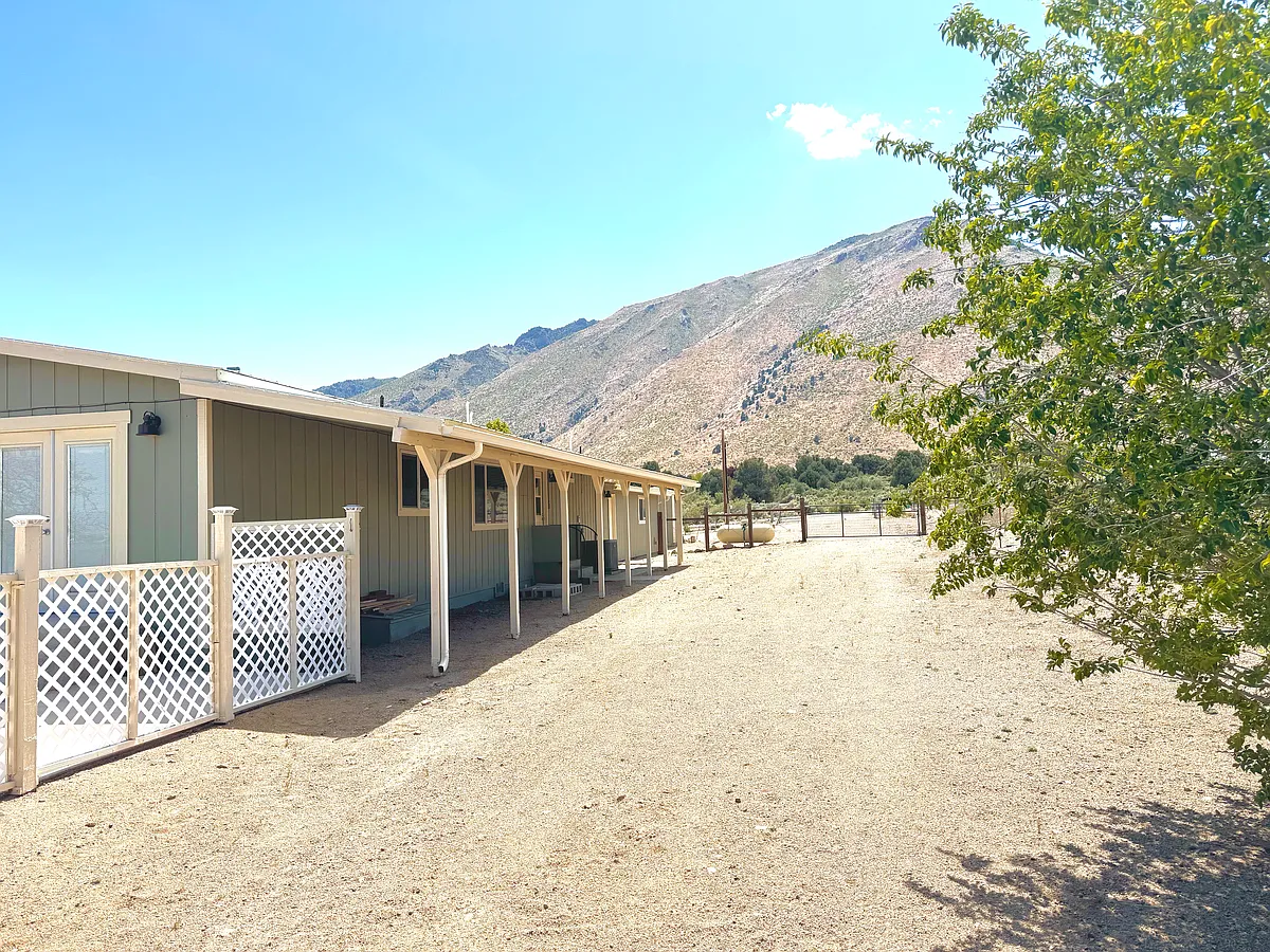 Building Photo - 6 Pinon Dr