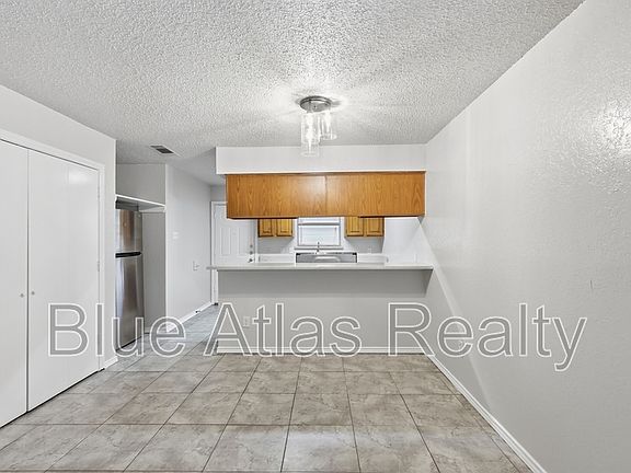 5th image of 711 Penn Pl