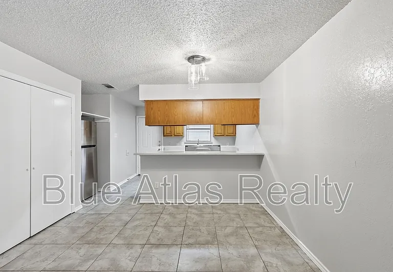 711 Penn Pl — Photo 5