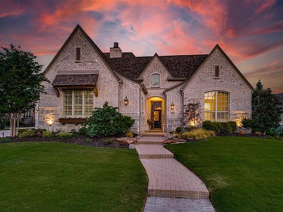 3rd image of 1020 Cliff Creek Dr