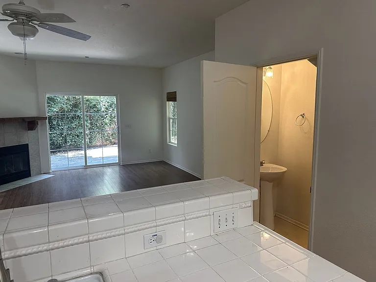 609 Central Ave #1 — Photo 7