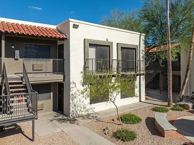 Westside Commons - Beautiful One and Two Bedroom Available NOW! - ONE MONTH FREE!! — Photo 30