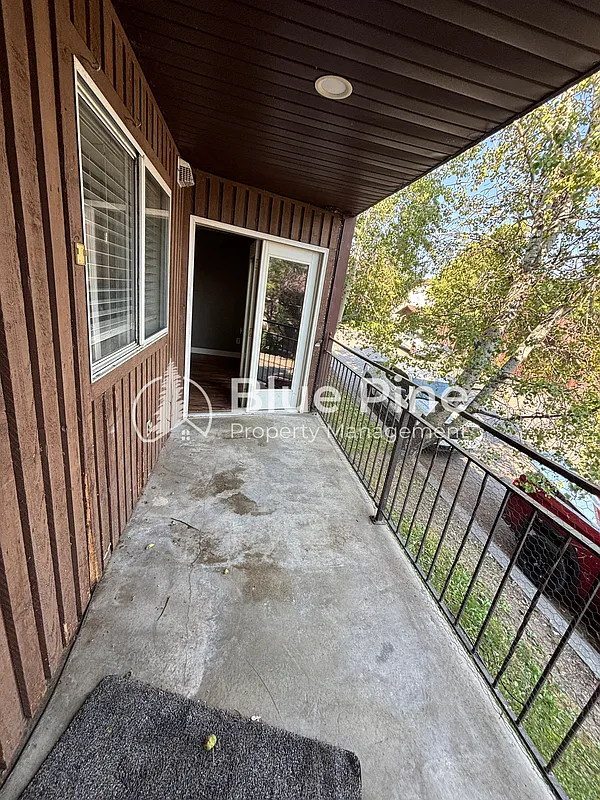 2 bed, 2.0 bath, 1126 sqft, $1,325 — Photo 4