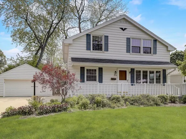 W67N718 Evergreen BOULEVARD, Cedarburg, WI 53012