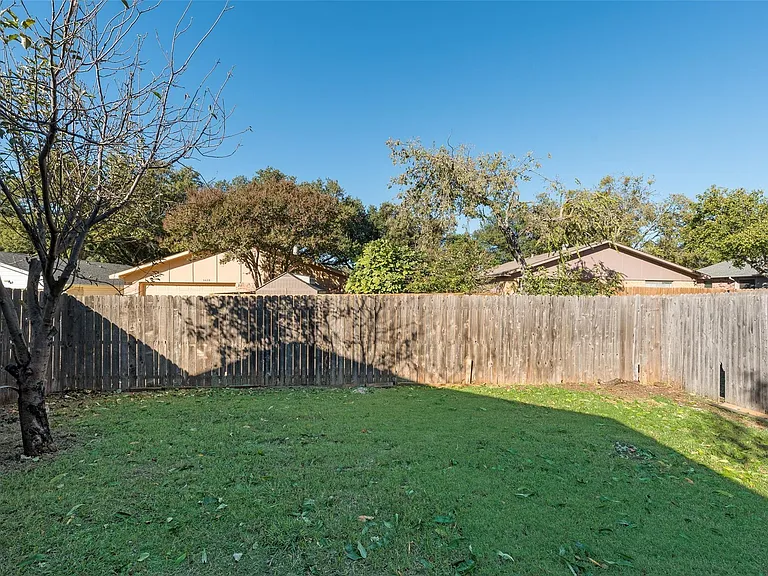 1429 Whitehall Dr — Photo 26