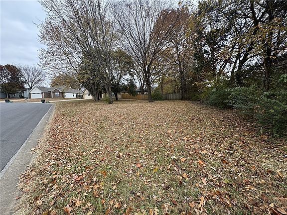 3rd image of N Timberline Dr #50