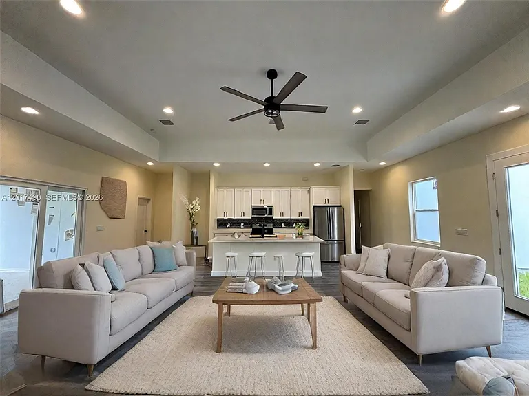 738 Harriet Ave SW — Photo 5