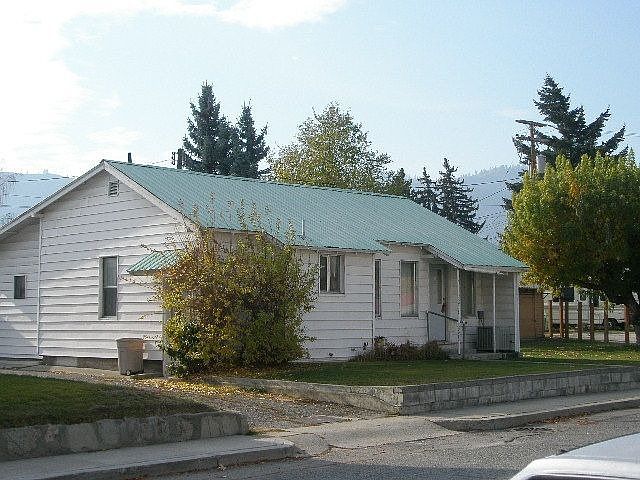 2nd image of 109 Perry St