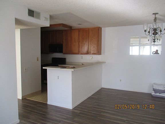 3rd image of 52 Glenwood