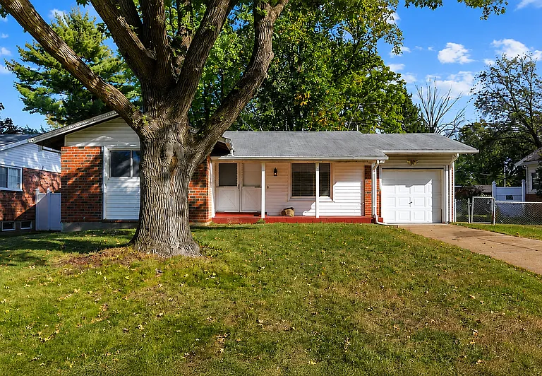 3280 Brookshire Dr — Photo 2
