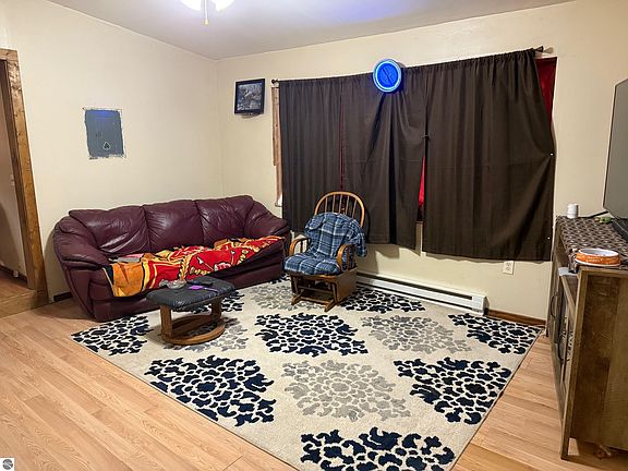 3rd image of 6329 N Lumberjack Rd