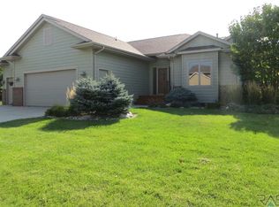 3201 S Newcastle Ct, Sioux Falls, SD 57110