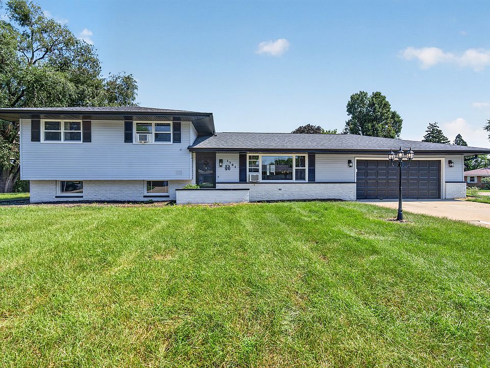1st image of 1701 Newton Dr