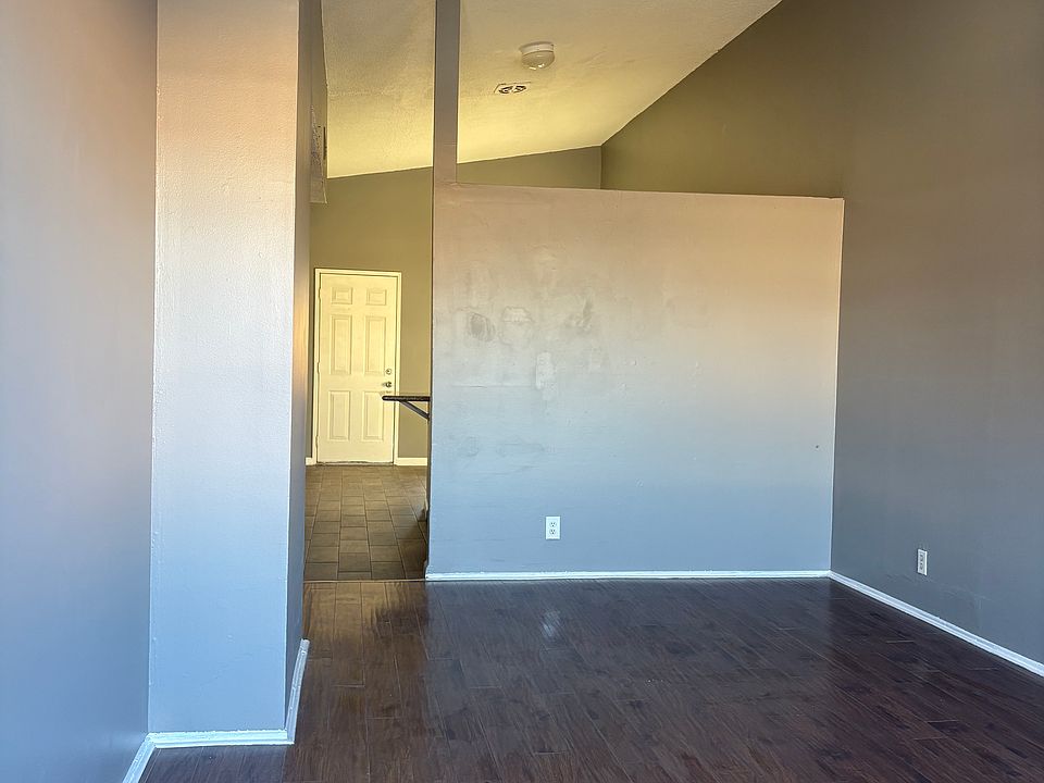 1st image of 1820 E 4th St APT B