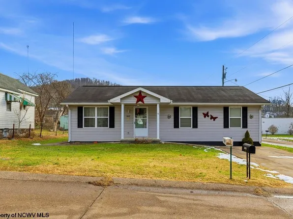 1805 N 23rd St, Clarksburg, WV 26301