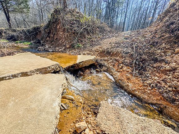 4th image of 375 Roanoke Creek Rd