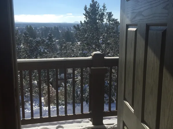 1030 NW Roanoke Ave APT 15, Bend, OR 97703