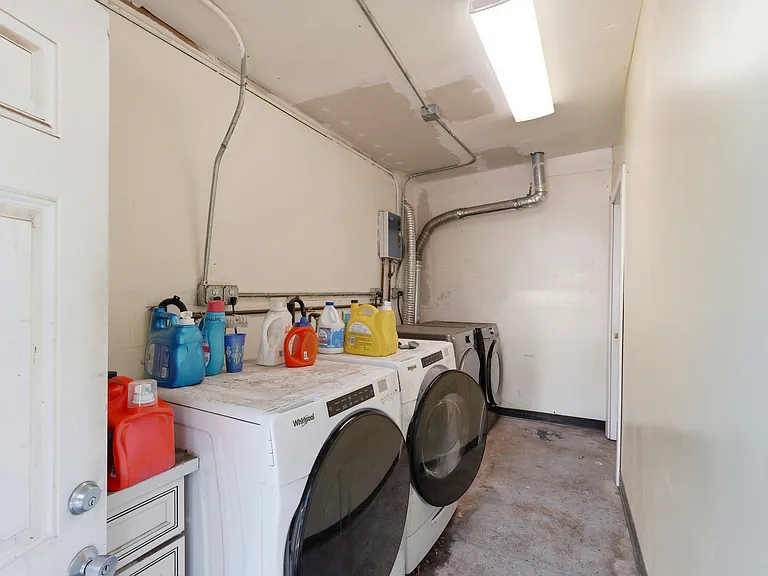 334 N Broadway Ave #334 — Photo 24