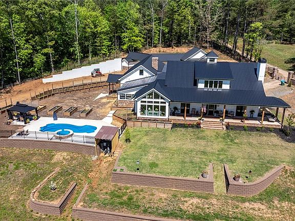 4th image of 228 Grey Squirrel Point